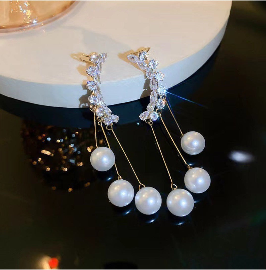 Celestial Pearls Ear Cuff