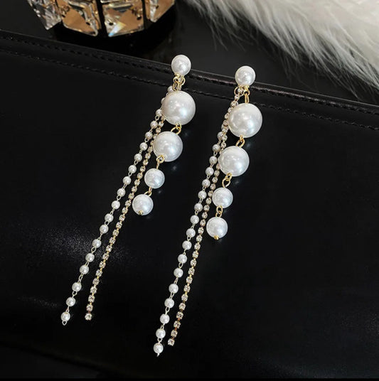 Pearl Drops Earring